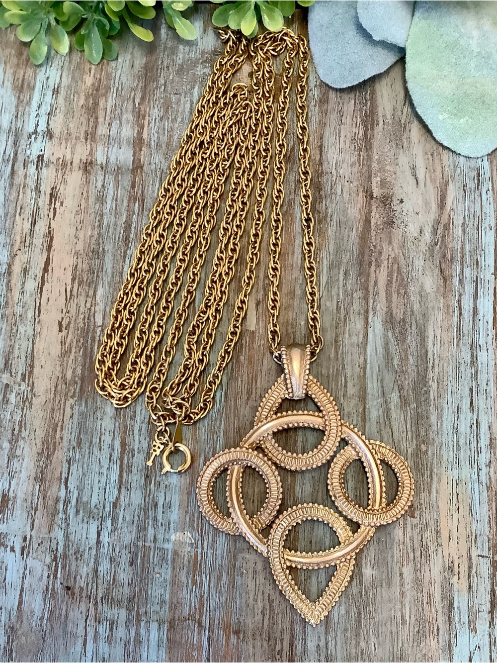 VINTAGE!! CORO (signed) Gold-tone, Interlocking “Love Knot” Pendant Necklace